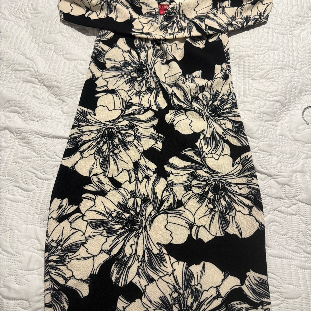 Guess Black and Cream Off-the-Shoulder Flutter Sleeve Sundress